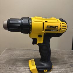 NEW DEWALT 20V DRILL DRIVER  TOOL ONLY 