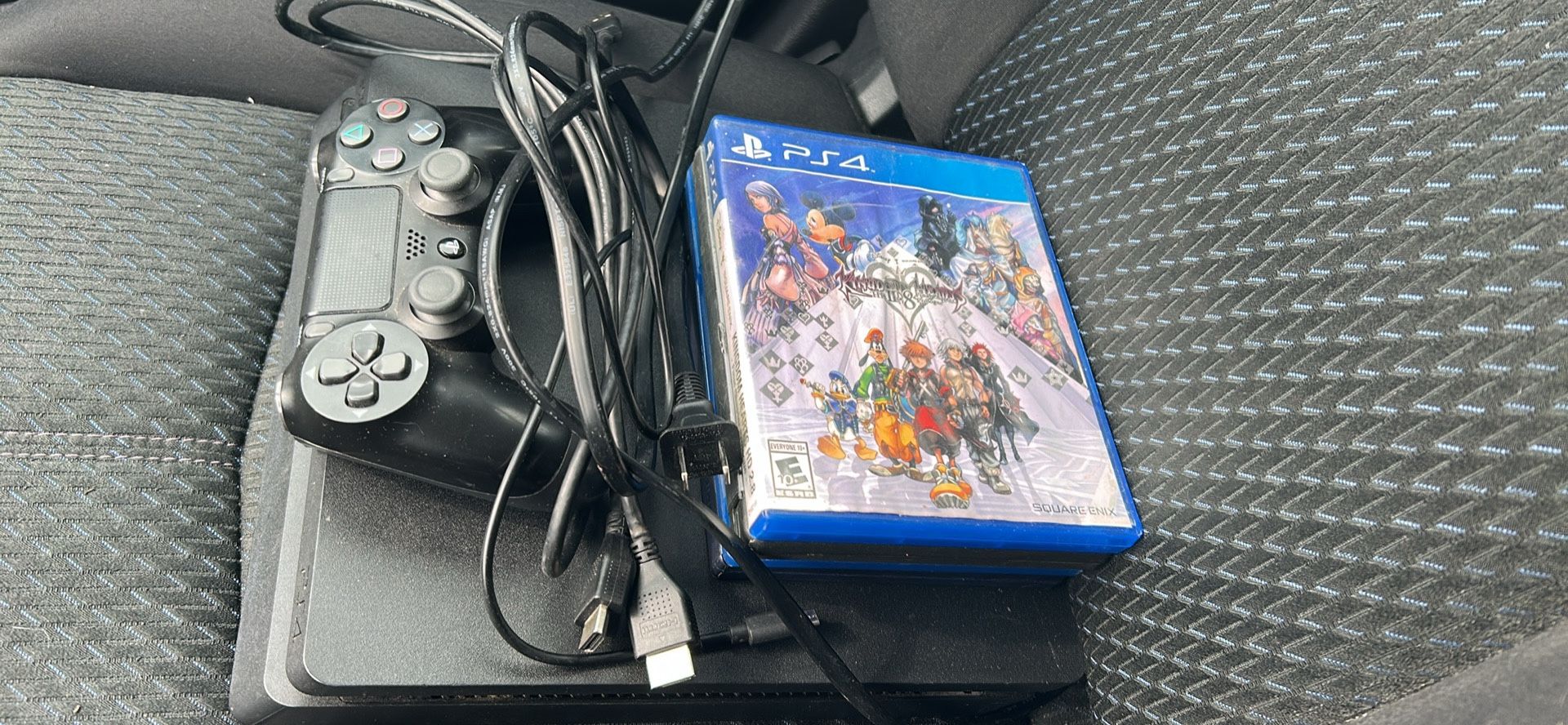 Used PS4 Slim 800gb With 4 Games And 1 Controller