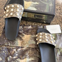 Women’s Gucci Slides Size 9