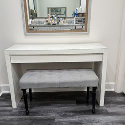 Vanity with bench and mirror