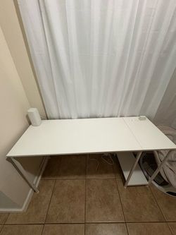 Desk / Gaming Desk