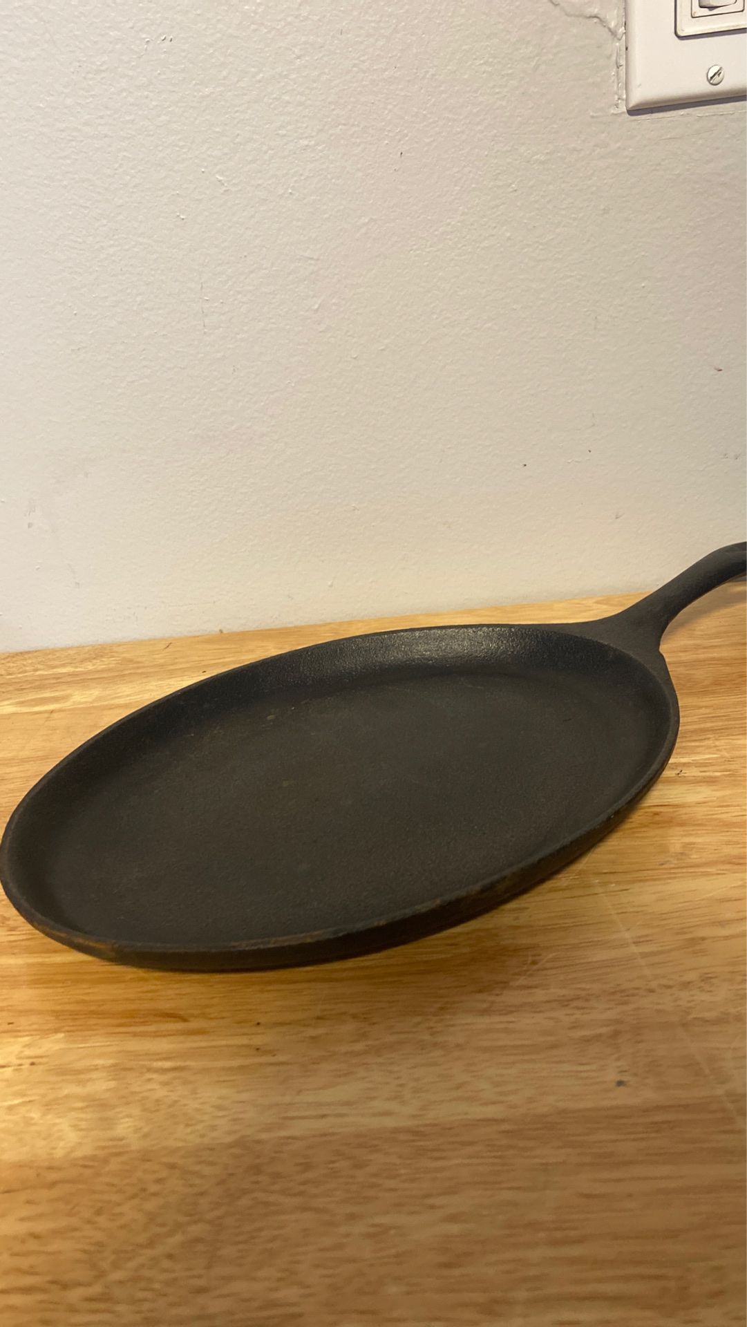 Cast iron skillet