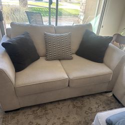 Loveseat/Sofa