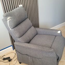 Power Lift Recliner Chair With Massager.