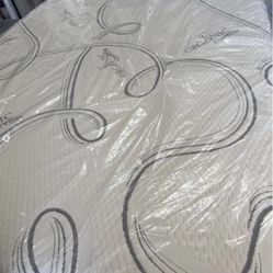 Queen Size Memory Foam Mattress