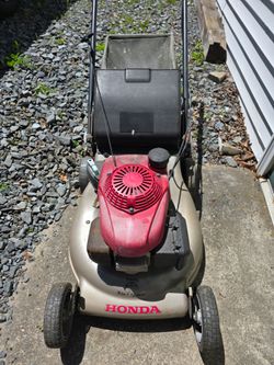 Honda selfpropelled lawnmower