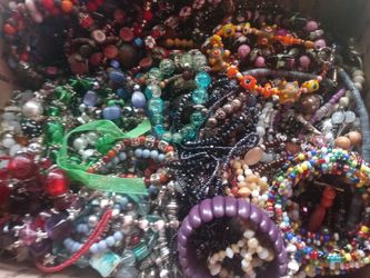 Med Box Glass And Some Shelk Jewelry