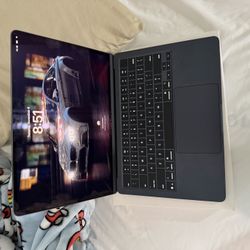 macbook 13”  chip m4