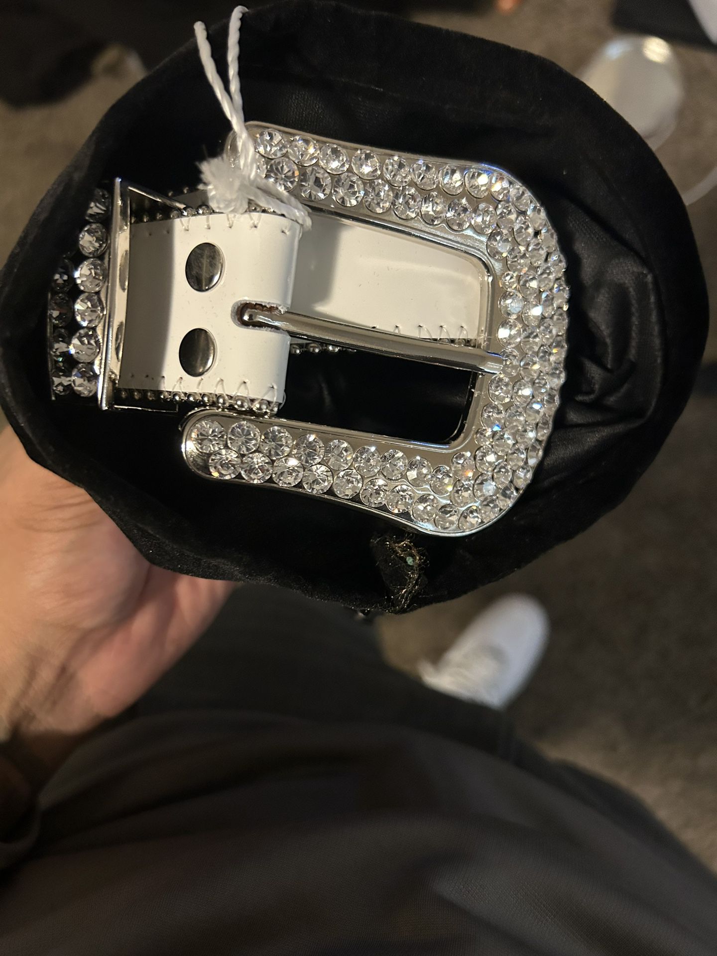 BB Simons Belt All White for Sale in Washington, DC - OfferUp