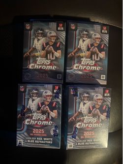 Topps Chrome NFL 2025