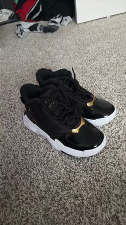 Nike Jordan Max Aura 4 Black White metallic gold read description