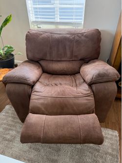 Brown Reclining Chair - Works Great!