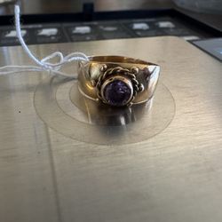 Size 8 18k Gold Ring