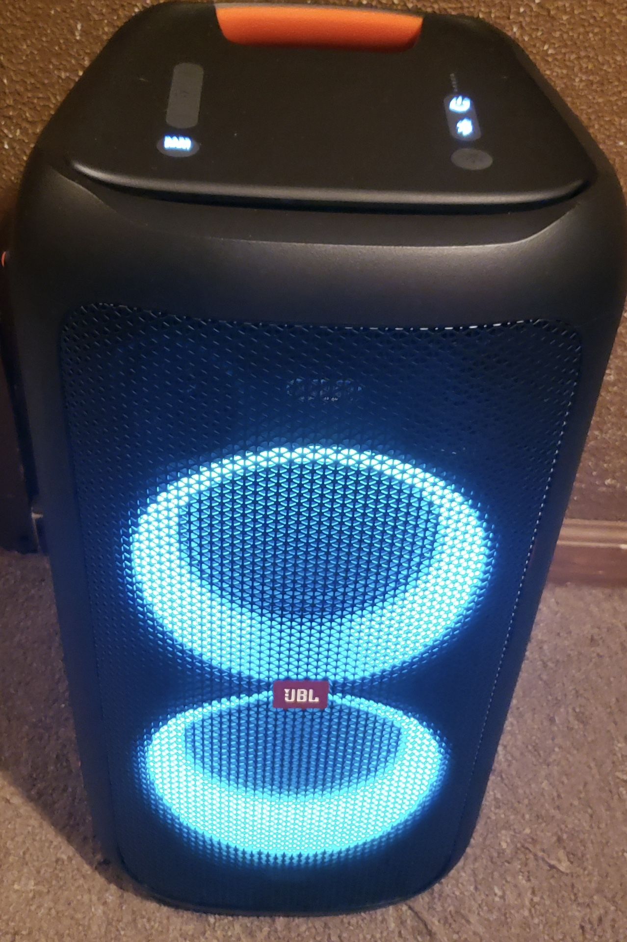 JBL partybox 100