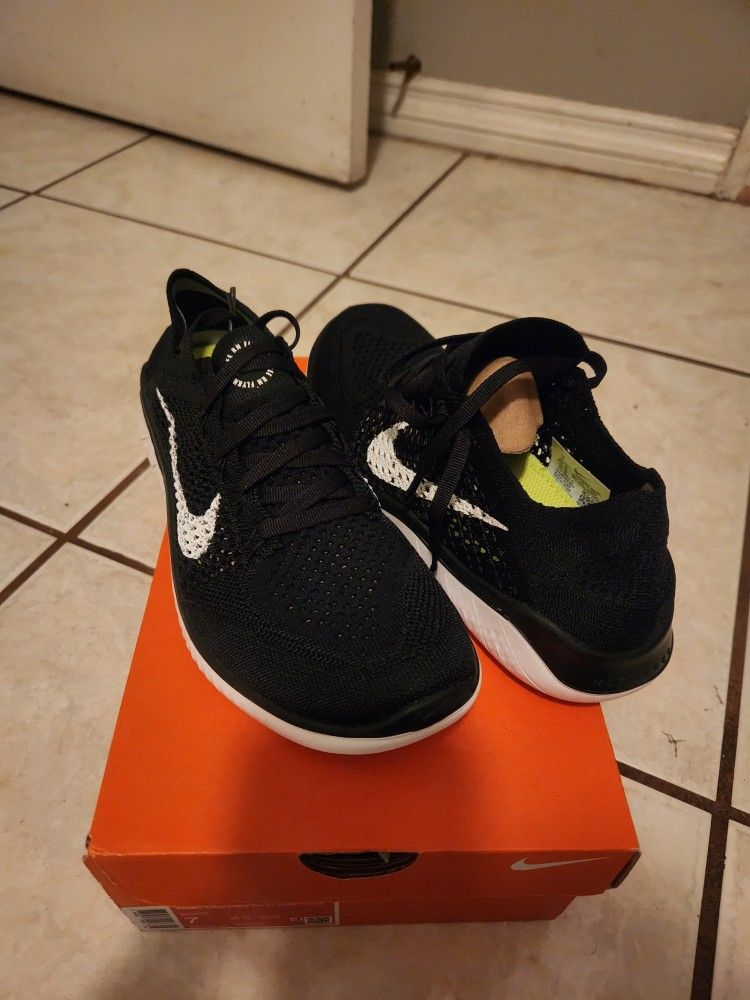 Women's Nike RN Flyknit