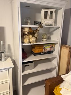 Dresser, two bed side drawers, 2 book shelves