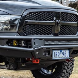 Iron Man Front Bumper+light Bar Setup+winch