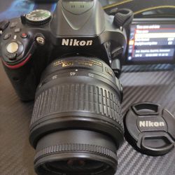 Nikon D5100 DSLR Camera With 2 Lenses, Memory Card, Cleaning Kit And Carrying bag 
