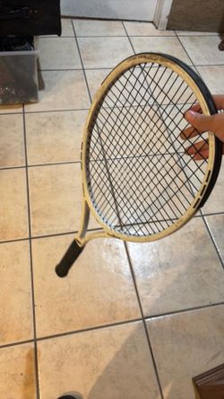 Tennis rack