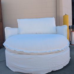 Sixpenny Neva Daybed Polyfilled Arm Chair 