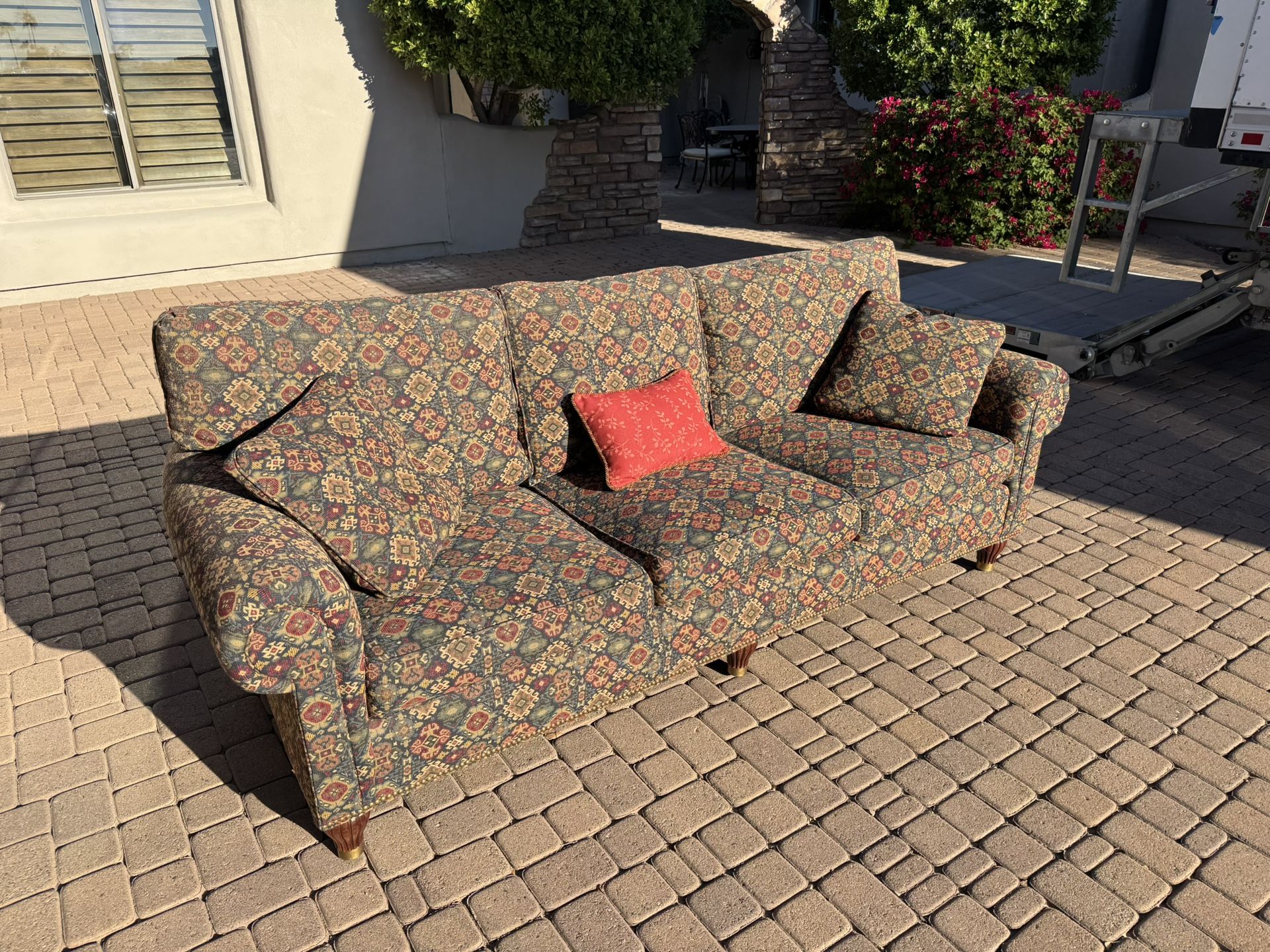 Comfortable SOUTHWOOD 3-seater sofa