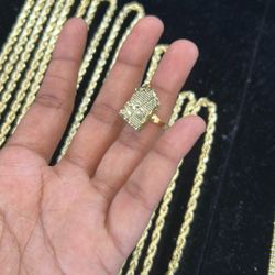 Trape House Ring 10kt Gold 0775