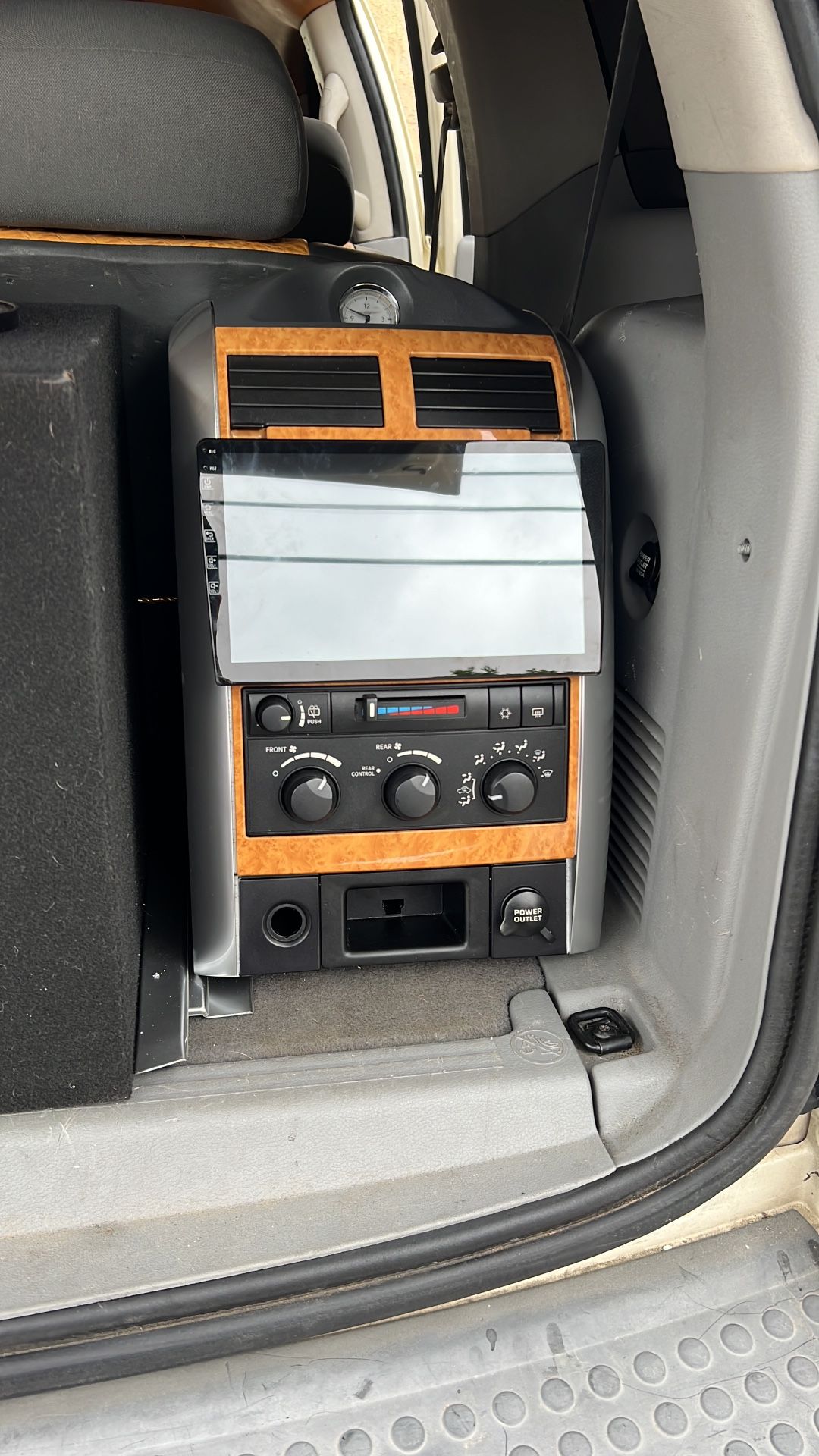 SCREN FOR CHRYSLER ASPEN. DASH CUSTOM