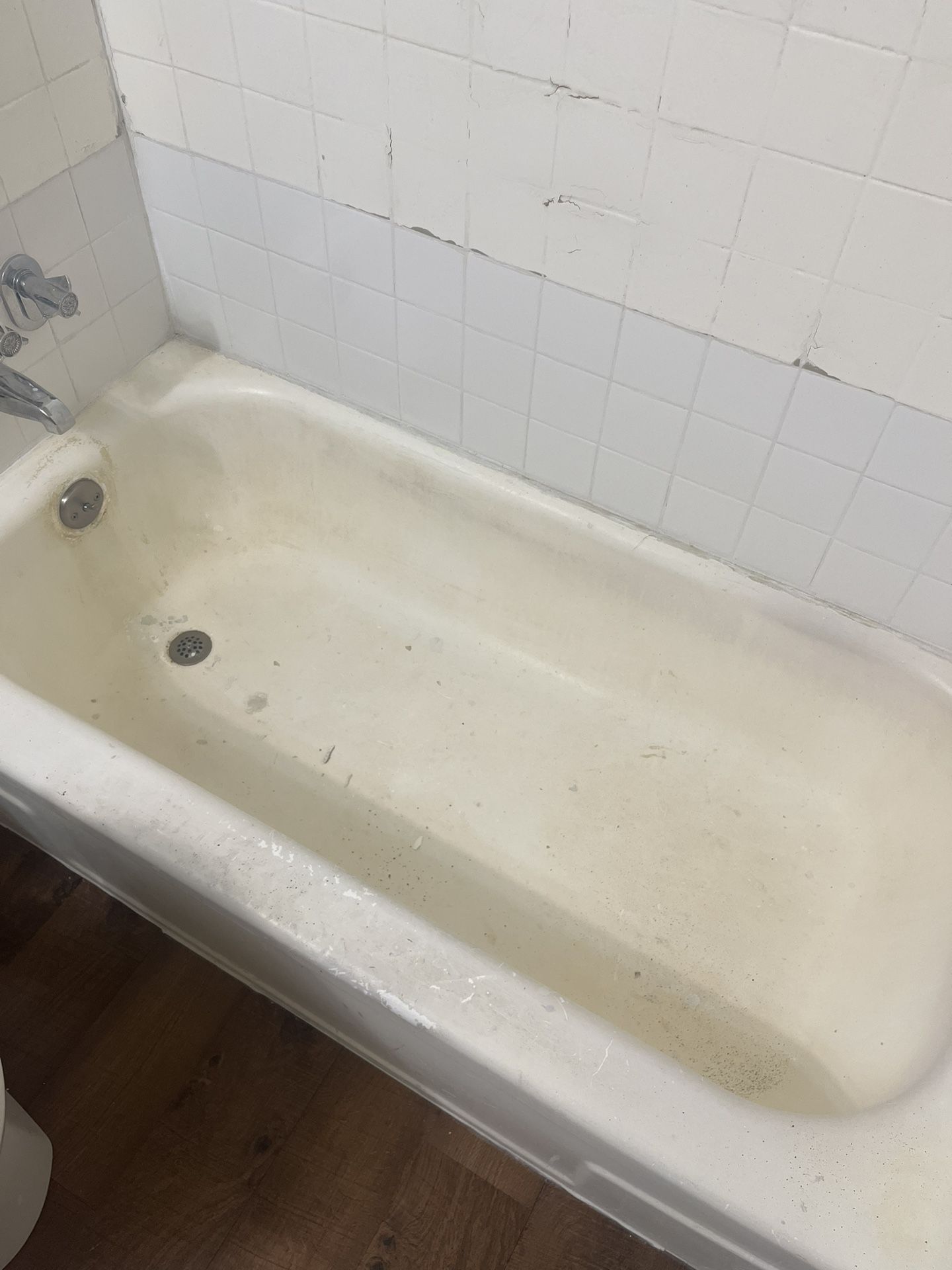 Epoxy Tub Recoat Tub And Tiles for Sale in Balch Springs, TX OfferUp