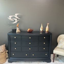Solid 11-Drawer Dresser