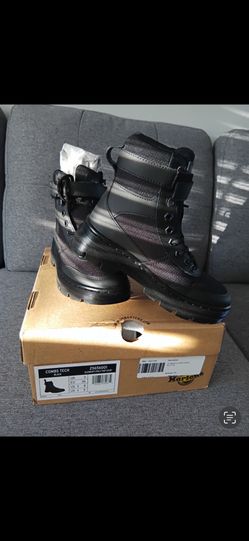 DOC MARTENS COMBS TECH SIZE 5