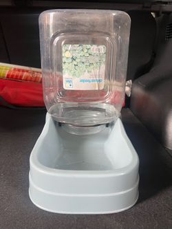 Replendish Cat and Dog Feeder