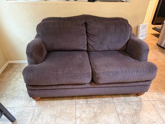 Professionally Cleaned Comfortable Loveseat / Small Couch