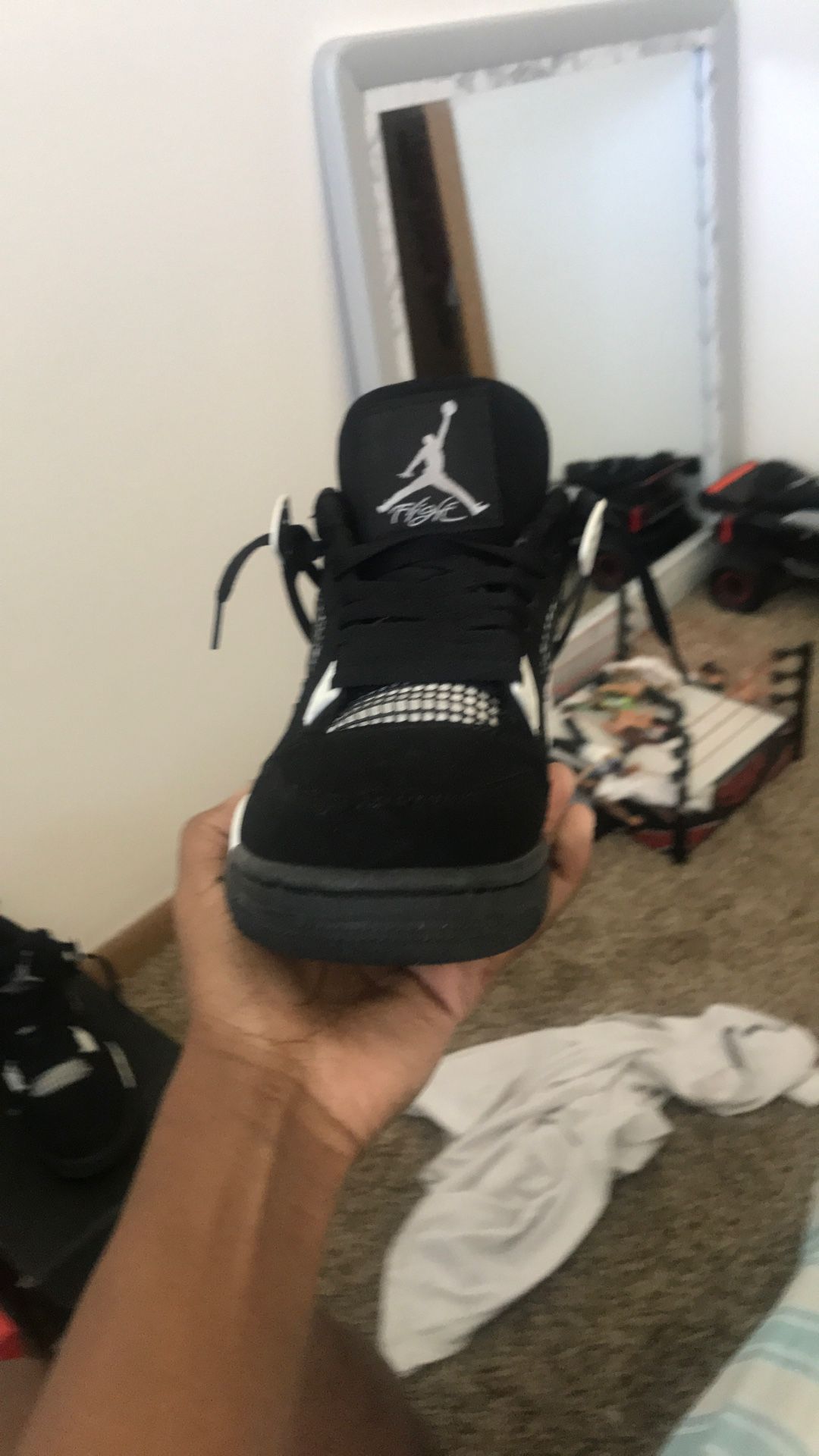 Jordan 4s White Thunder