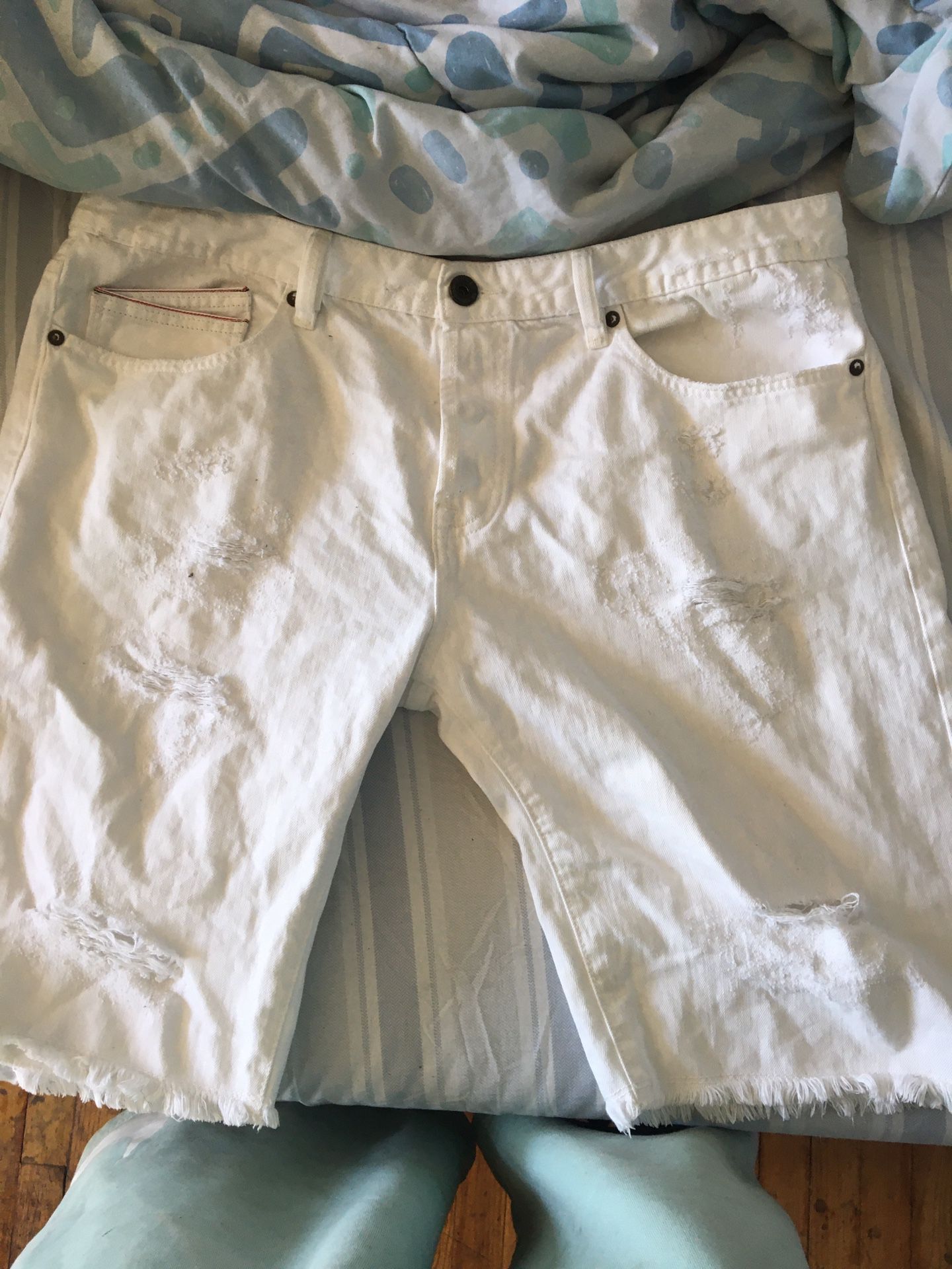 Cult Shorts Size 40