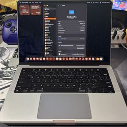 Macbook Pro 14"