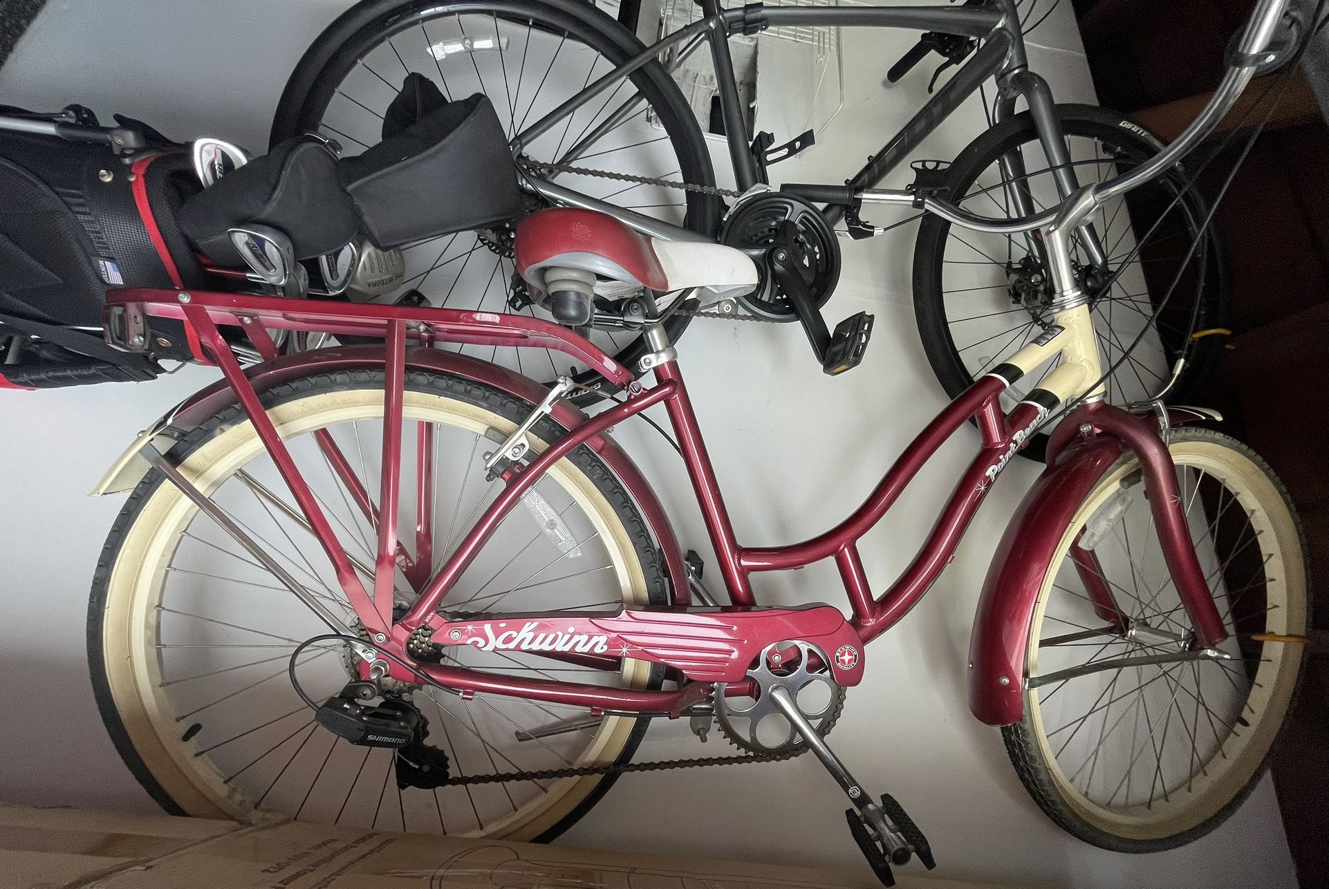 Great condition! Schwinn Beach Cruiser Bike