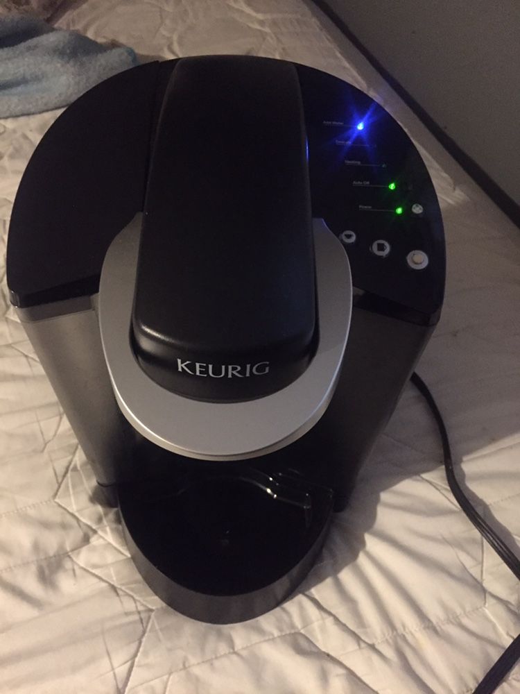 Keurig K-Classic K40 Single Serve Programmable K-Cup Pod Coffee Maker