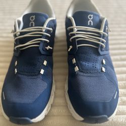 ON Women’s Cloud 5 Running Shoe Denim/White Size 8