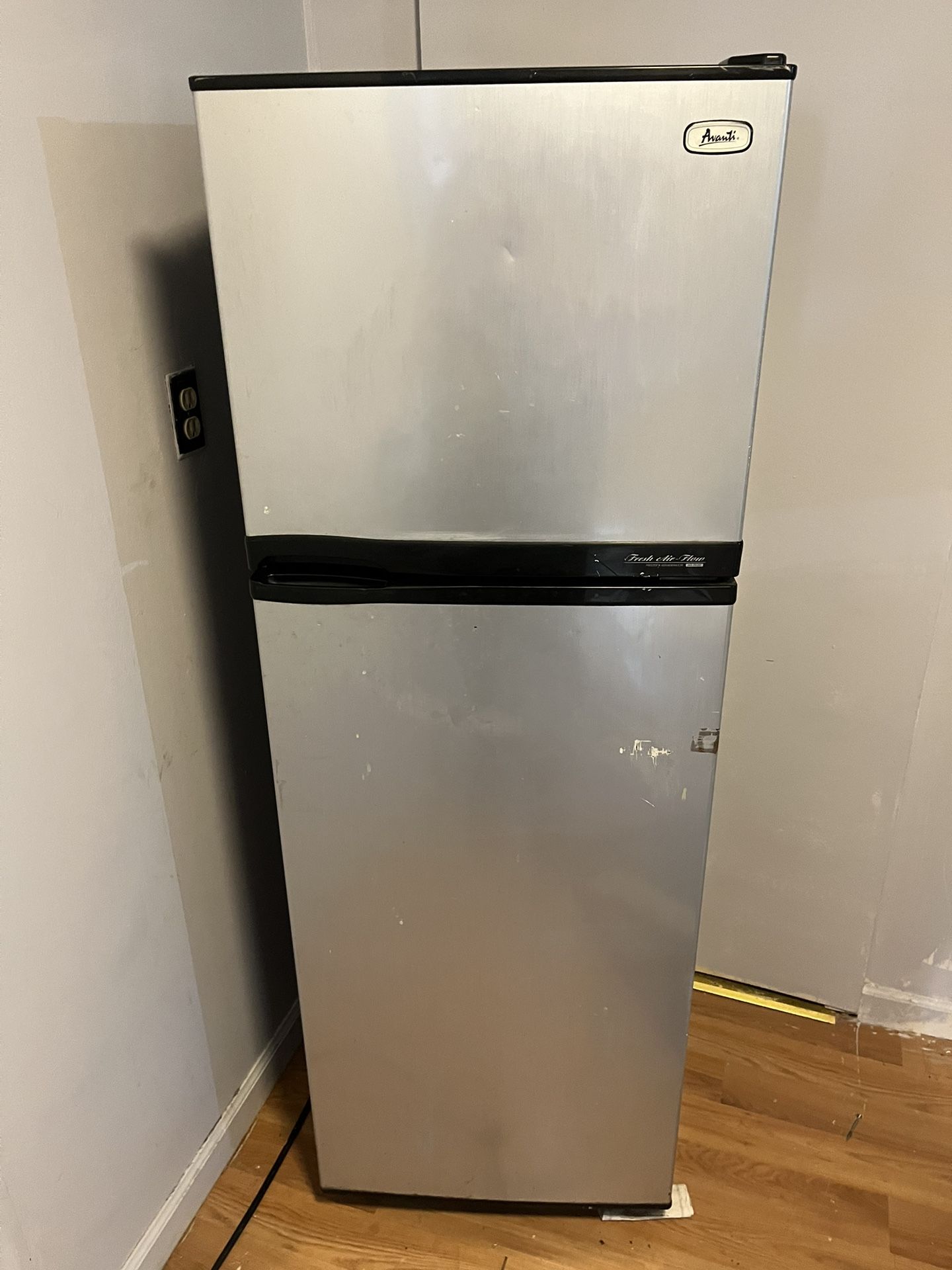 Avanti 22 in. 7.3 Cu. Ft. Top Freezer Refrigerator - Stainless Steel
