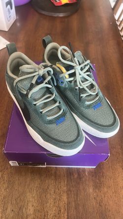 Nike SB Day One Size 4.5 Youth