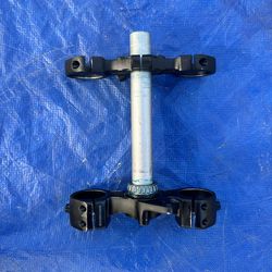 Talaria mx4 triple tree clamp (No Bolts or No Bearing