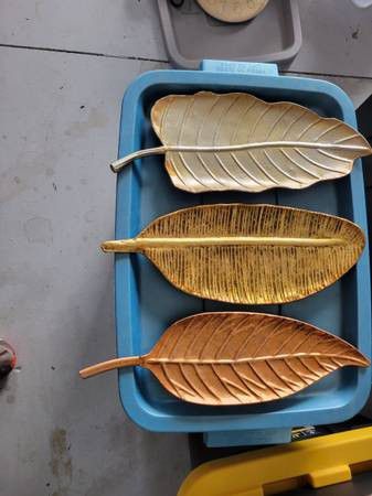 Excellent metal leaves paid $129 for set