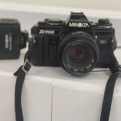 Minolta X-700-R 35mm Camera and Auto 280PX Flash