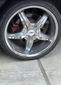 Set of 5 point Chrome wheels.