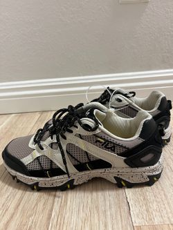 Fila Grand Tier Womens Black&Yellow Athletic Hiking Shoes (Size 7, Mex:24)