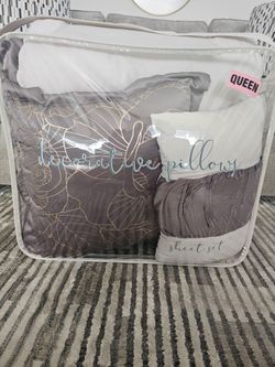 Queen Comforter Set