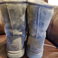 Womens Uggs Size 81/2