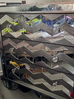Mirrored dresser