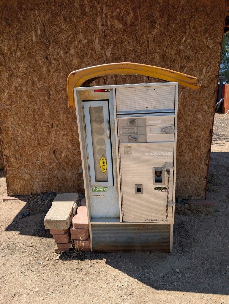 Vintage  Pepsi Machine 