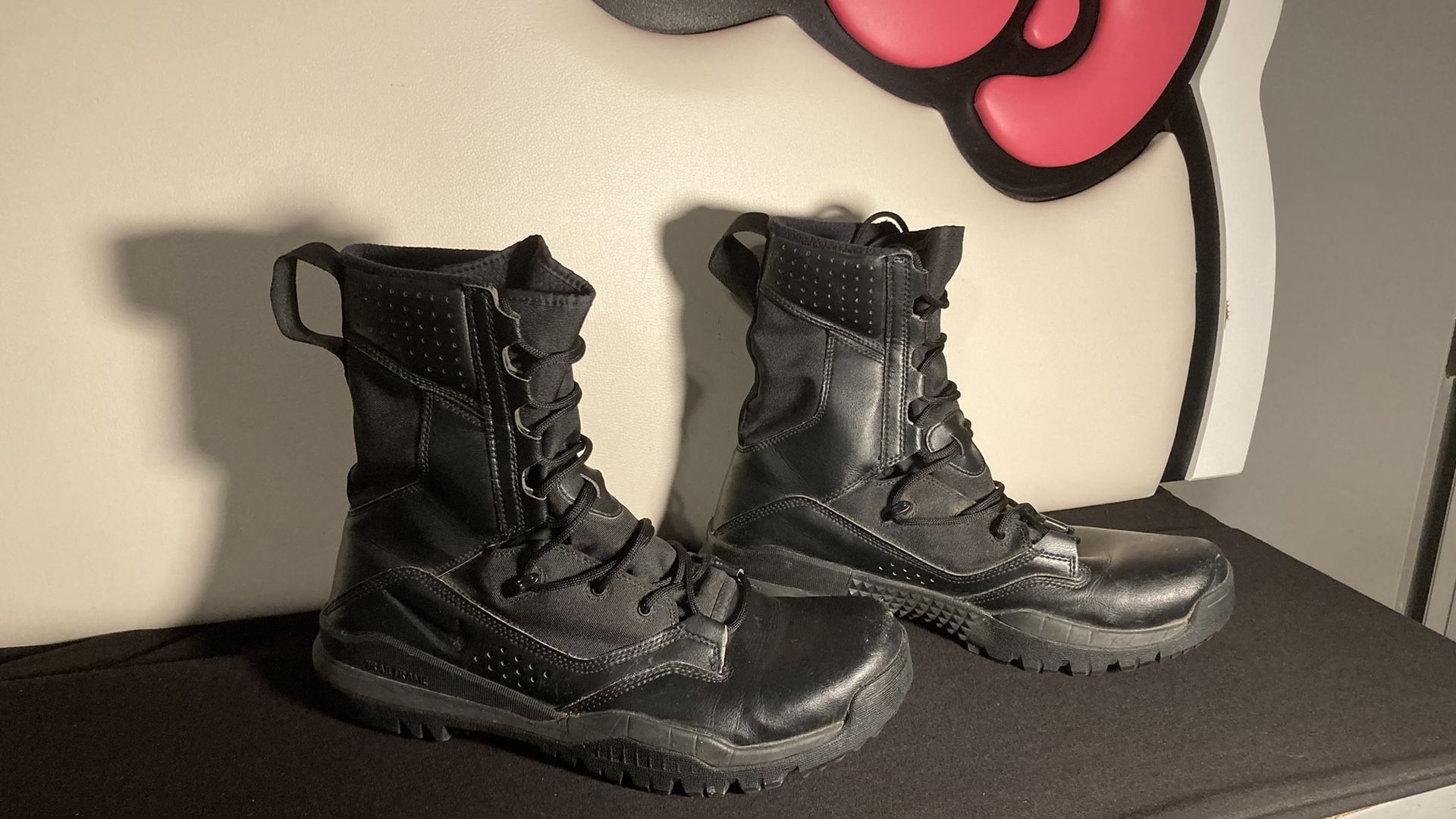 Nike SFB Gen 2 8” Tactical Boot—mens size 10.5